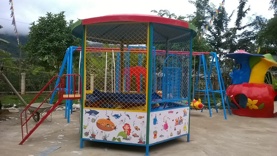 NHÀ BÓNG NGOÀI TRỜI (HÌNH LỤC GIÁC)